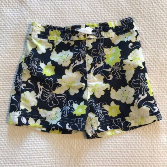 ✨ Last Chance Baby Swim Trunks and Long Sleeve Rashguard Set - Picture 2 of 7